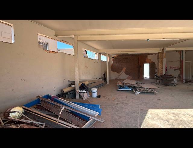 330M² WAREHOUSE TO LET IN EASTLEIGH